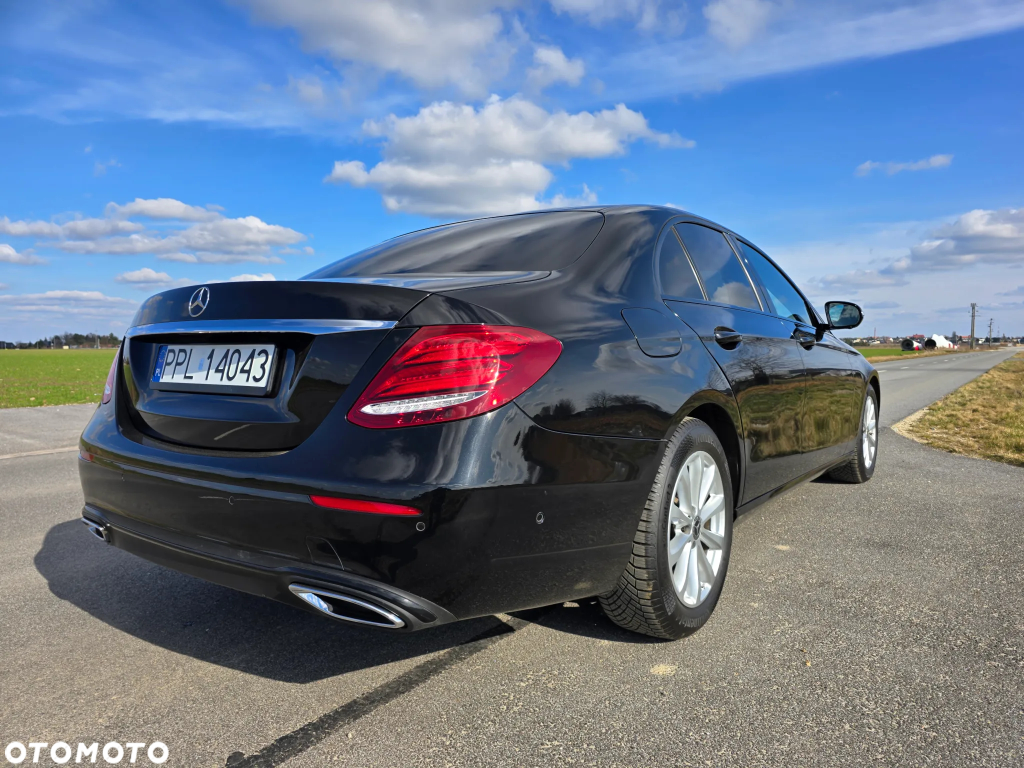 Mercedes-Benz Klasa E 220 d 4Matic 9G-TRONIC AMG Line - 6