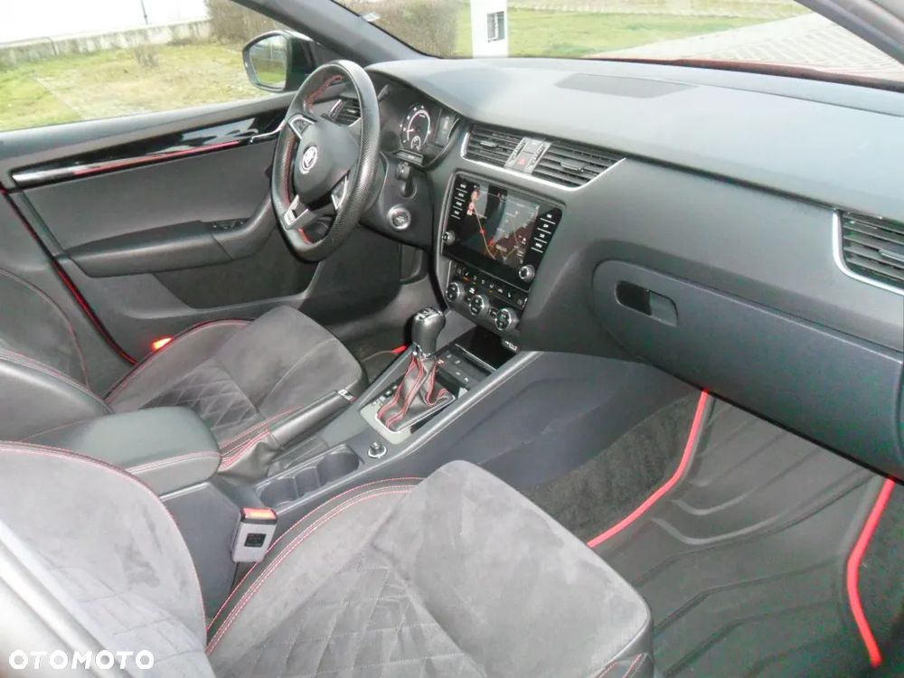 Skoda Octavia 2.0 TSI RS 245 DSG - 33
