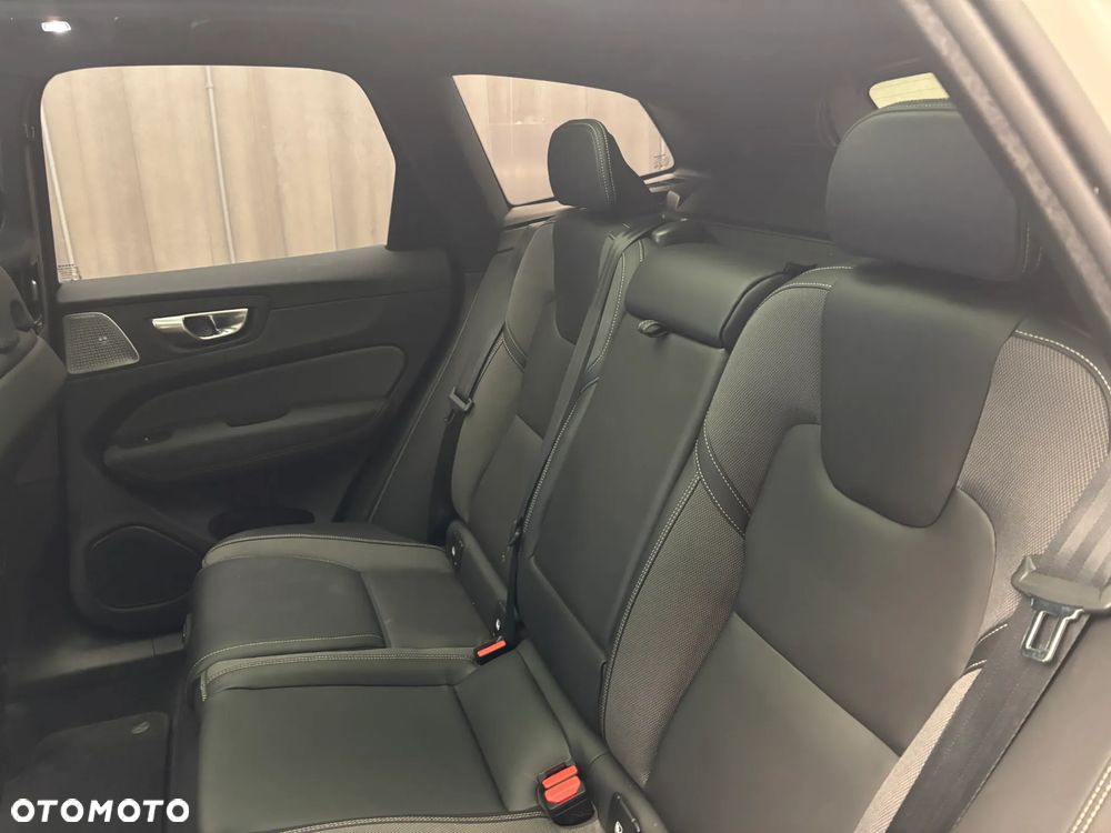 Volvo XC 60 B5 B AWD Ultra Black Edition - 8