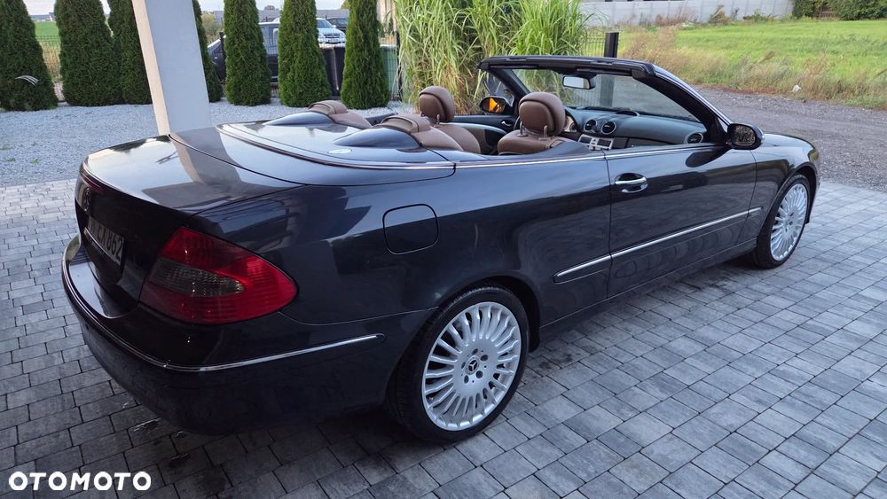 Mercedes-Benz CLK - 26