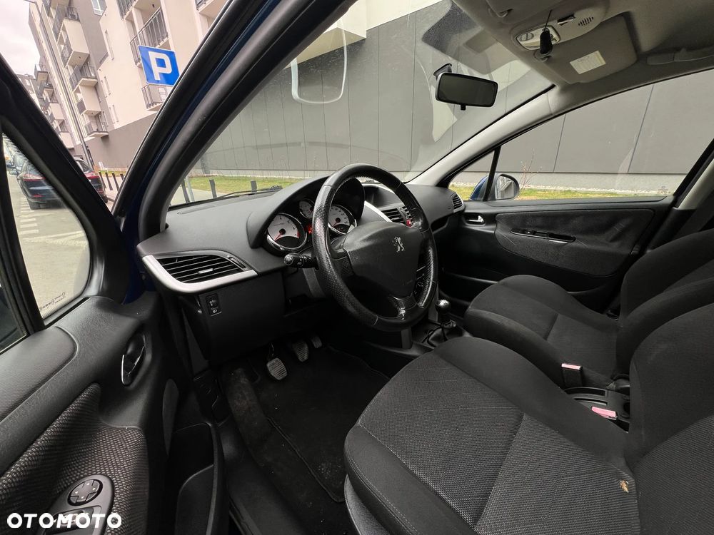 Peugeot 207 - 6
