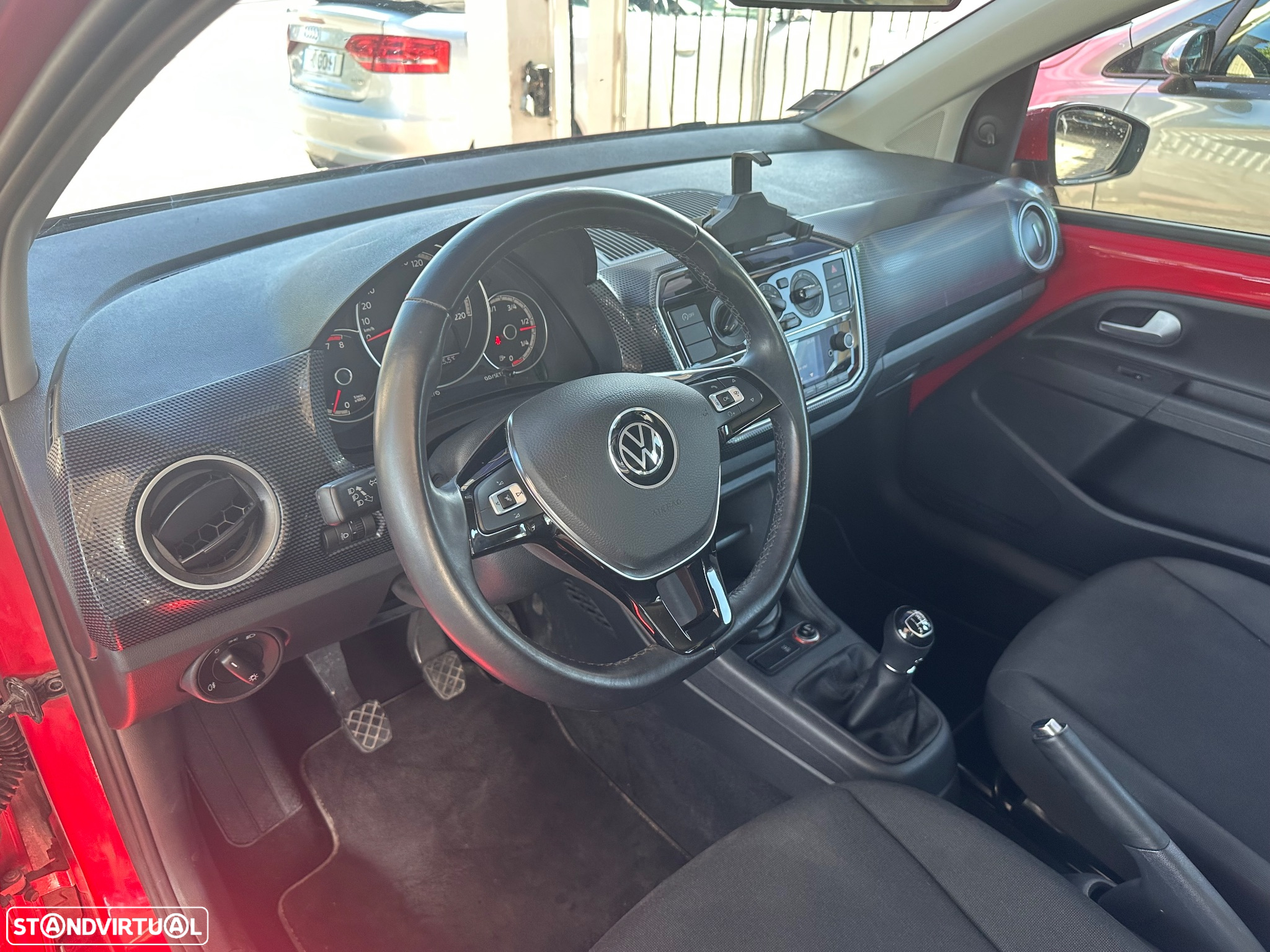 VW Up! 1.0 Move Color - 15