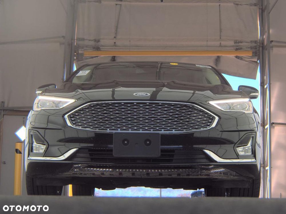 Ford Fusion - 4
