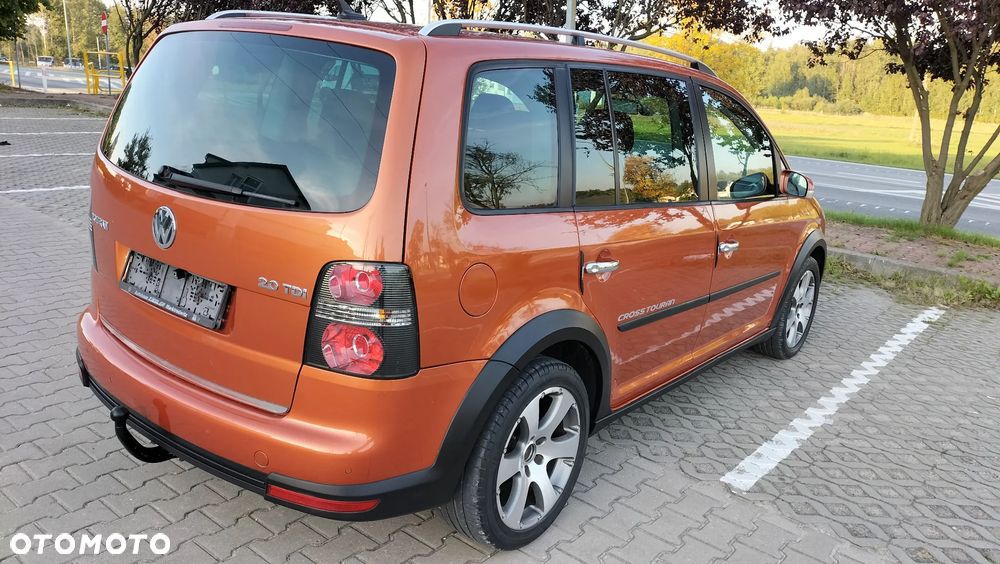 Volkswagen Touran - 6