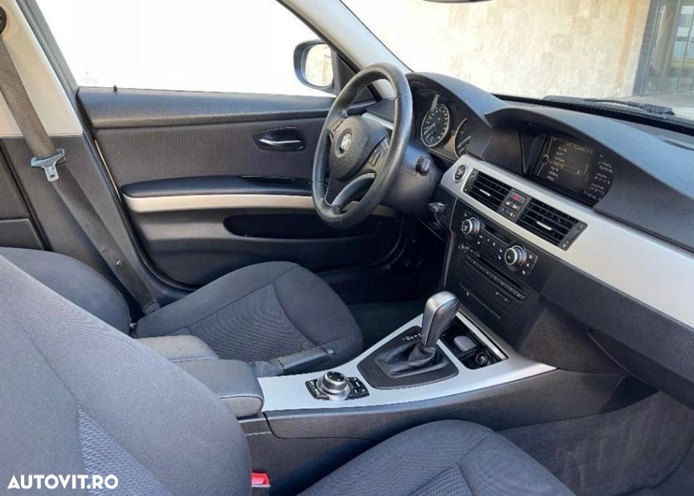 BMW Seria 3 318d DPF Touring Aut. - 6