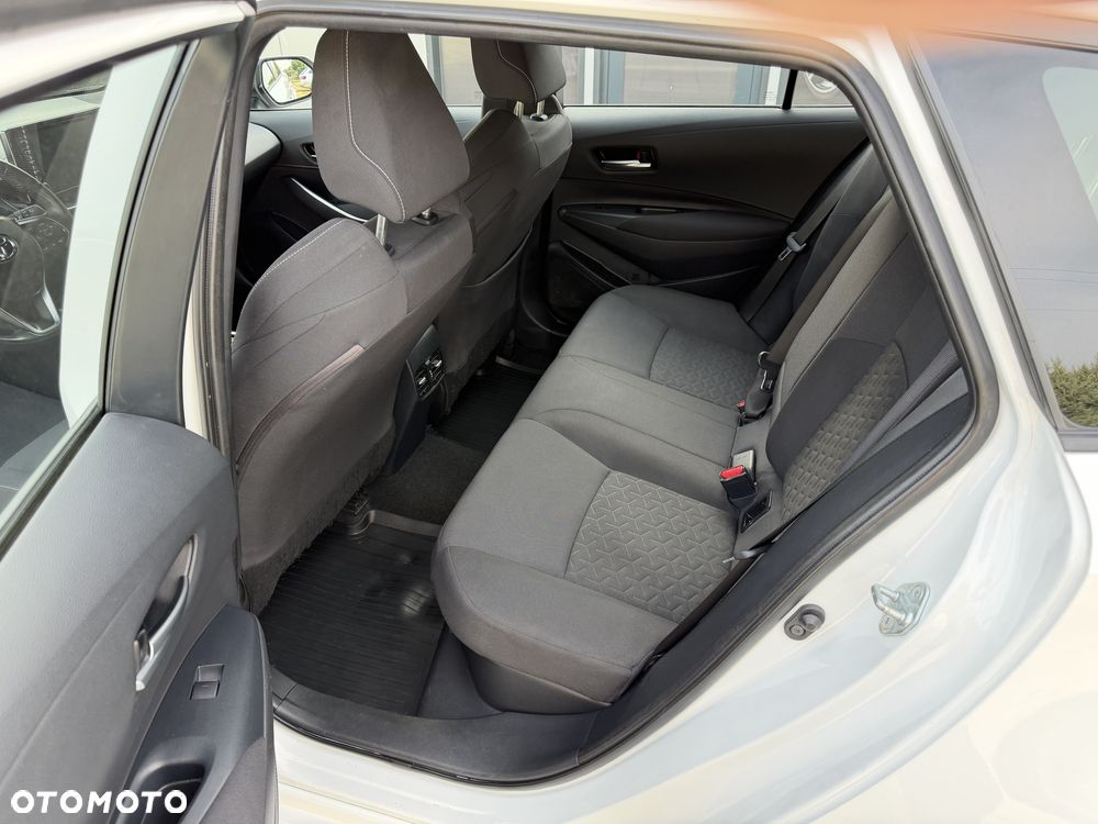 Toyota Corolla 1.8 Hybrid Comfort - 17