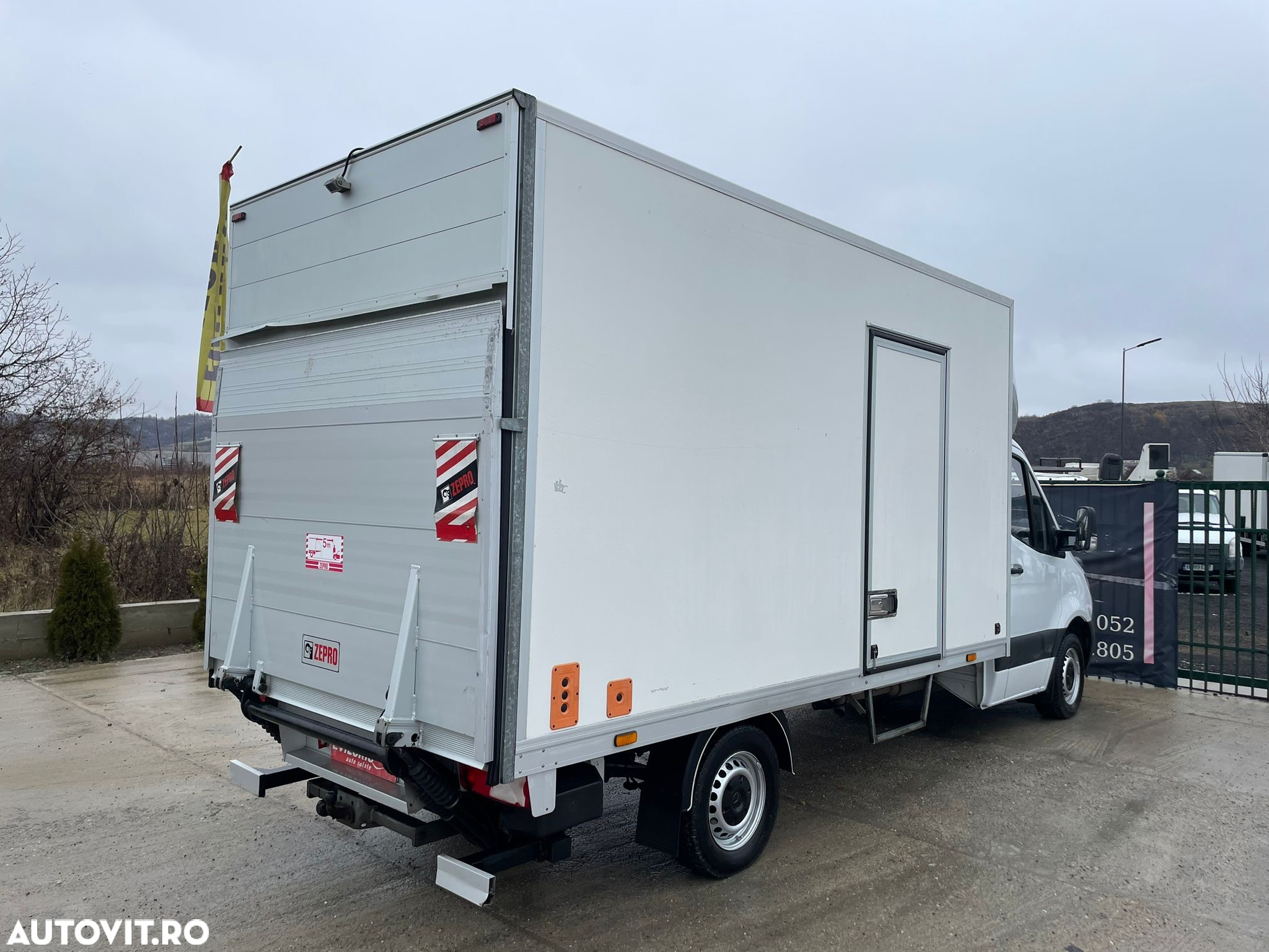 Mercedes-Benz Sprinter 319 CDI 3.0 D AUTOMAT LIFT 8 EUROPALETI - 11