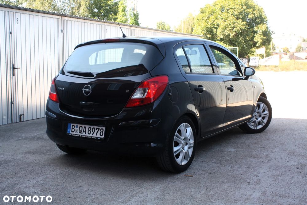 Opel Corsa 1.2 16V Selection 110 Jahre - 3