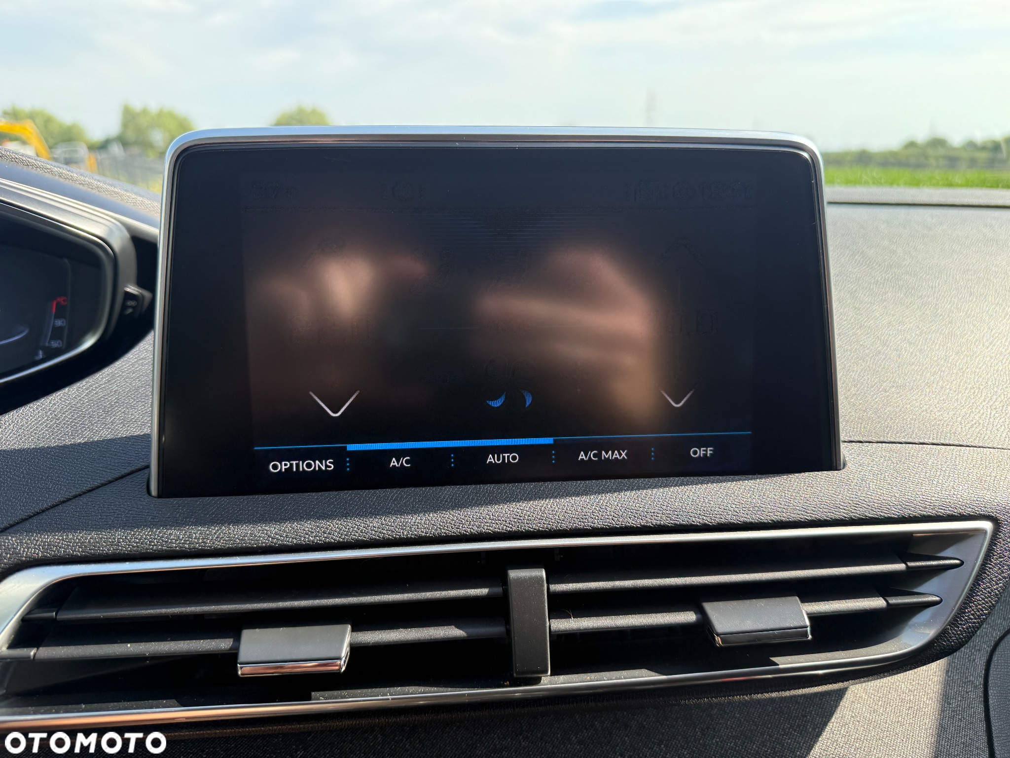 Peugeot 5008 1.2 PureTech Allure Pack S&S EAT8 - 31