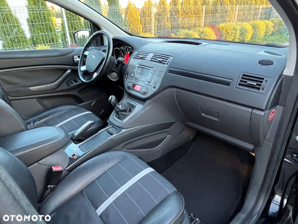 Ford Kuga - 12
