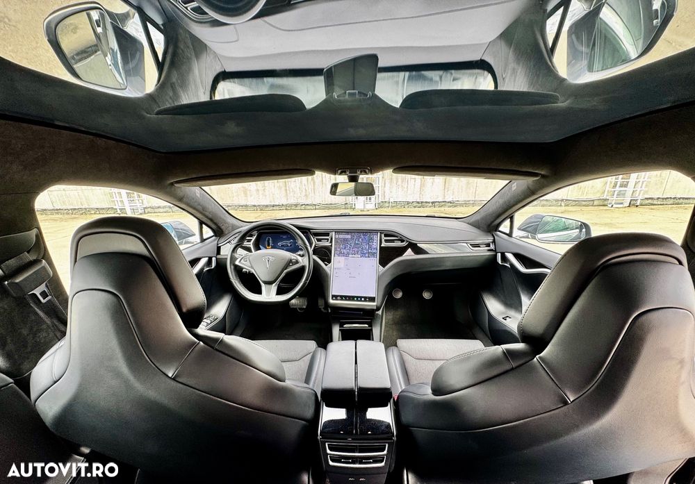Tesla Model S - 9