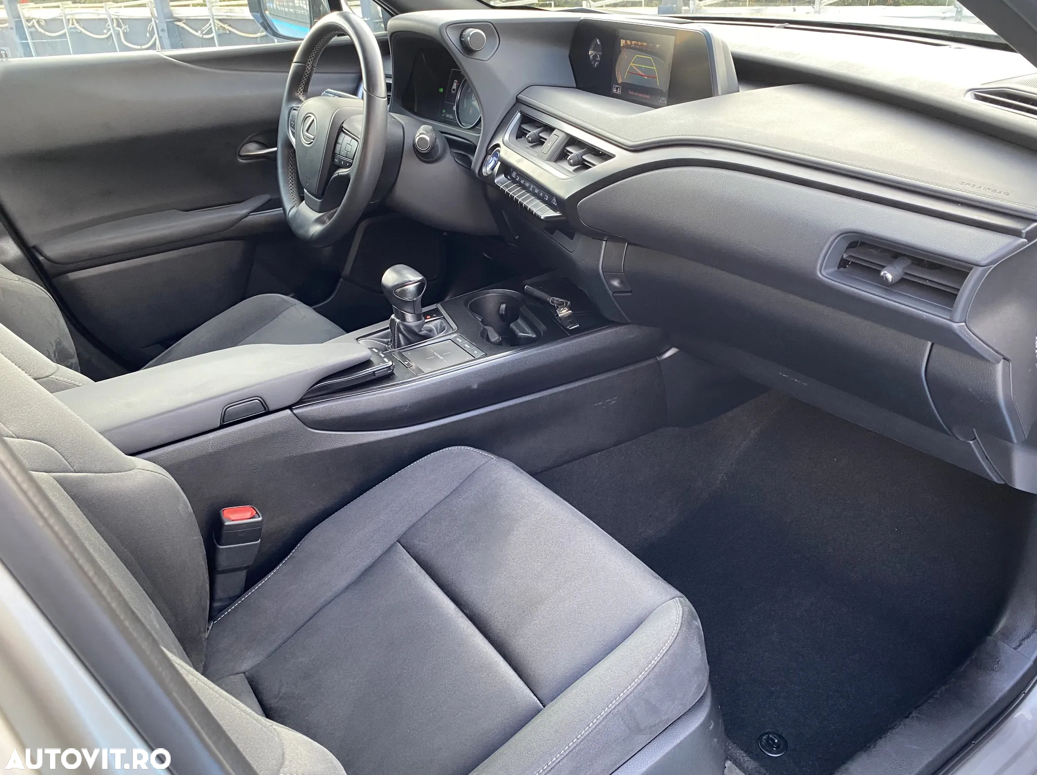 Lexus UX 250h Executive Line - 23