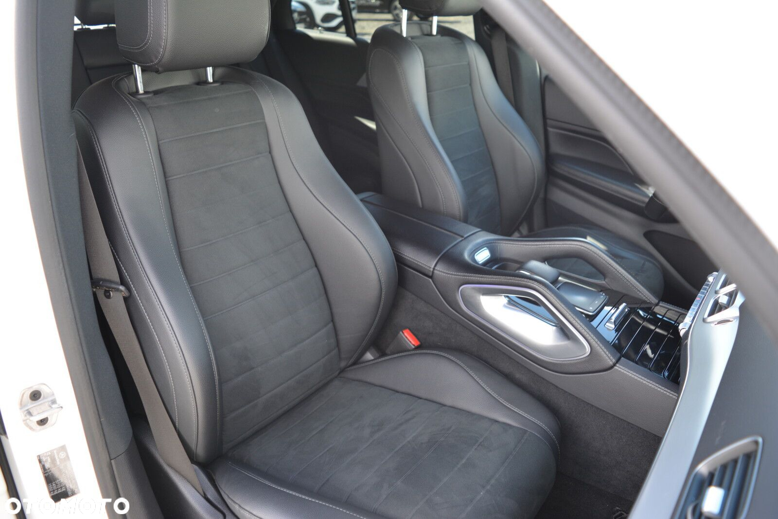 Mercedes-Benz GLE 300 d 4-Matic - 27