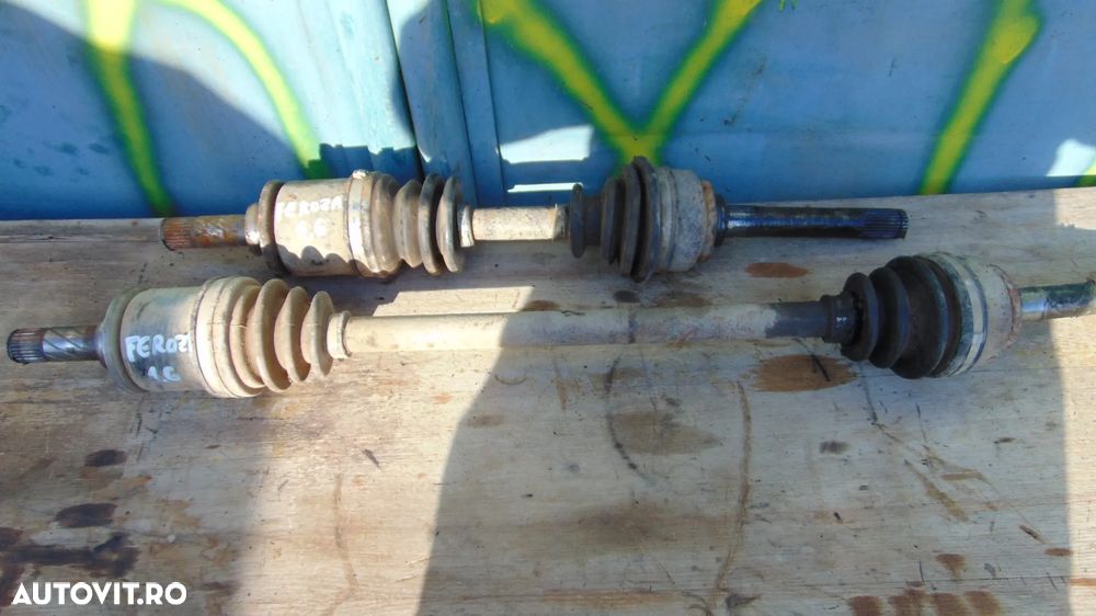 Planetare stanga/dreapta Daihatsu Feroza motor 1.6 benzina an 1994 - 2