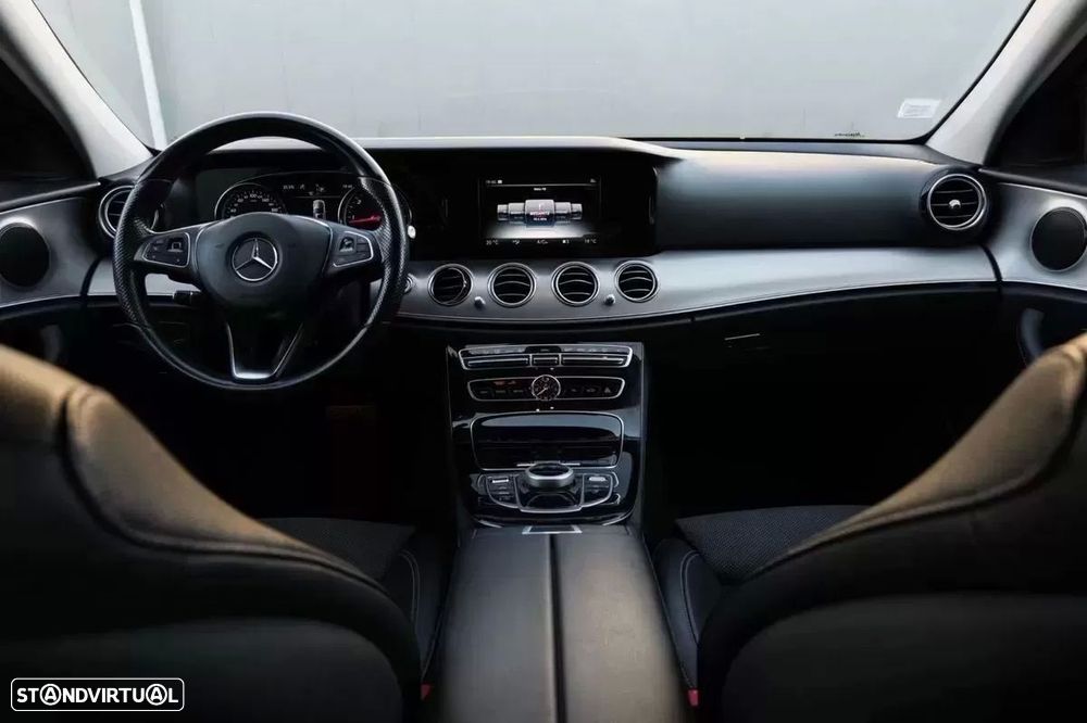 Mercedes-Benz E 220 - 23