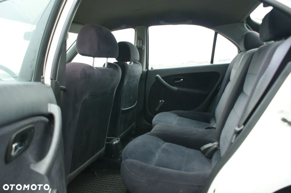 Honda Civic 1.4i S - 15