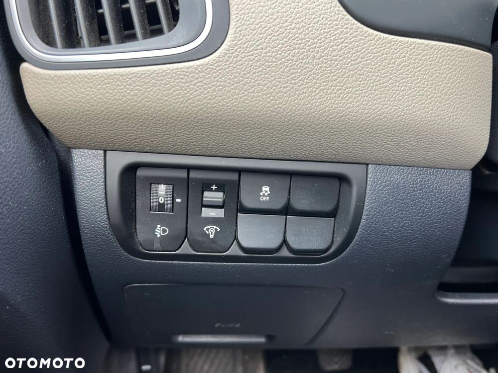 Kia Rio 1.4 M - 25