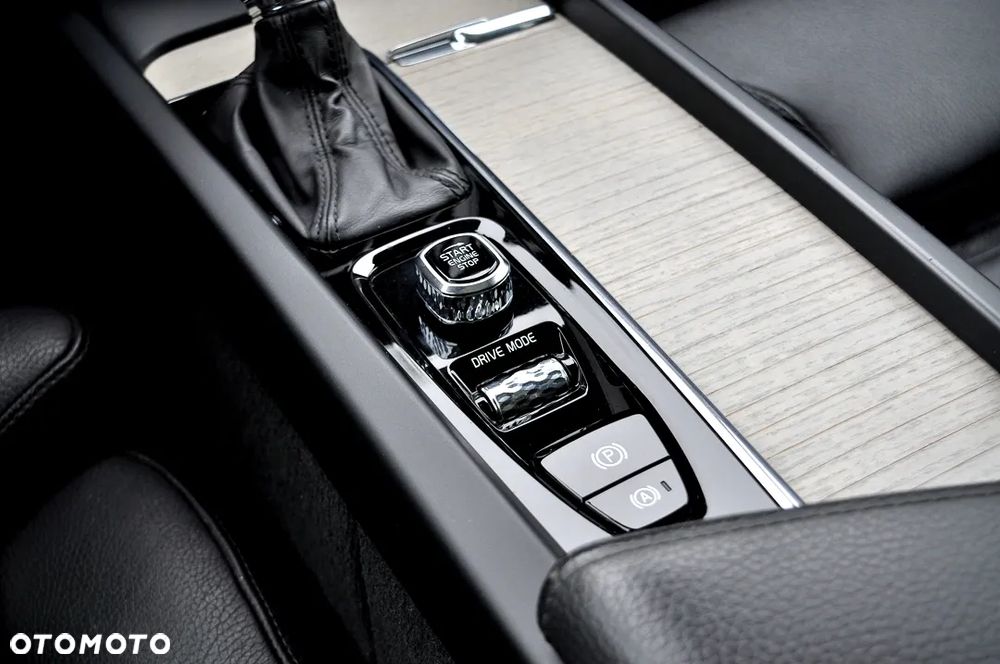 Volvo XC 60 D4 Geartronic Inscription - 34