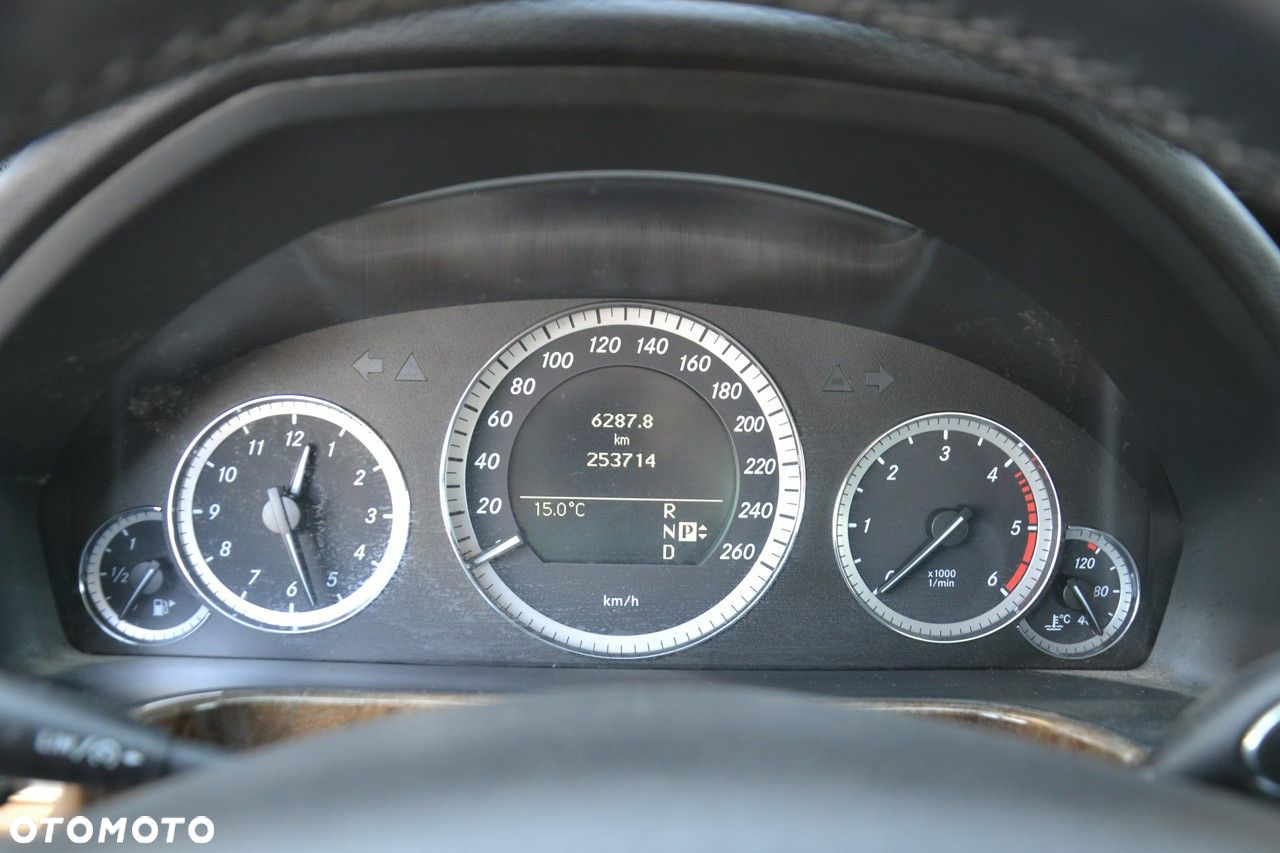 Mercedes-Benz Klasa E - 16