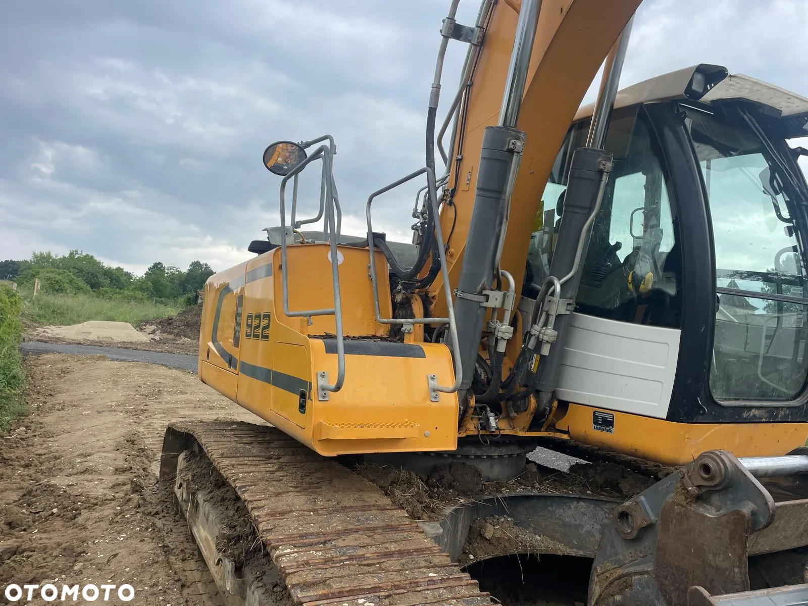 Liebherr R922 - 2