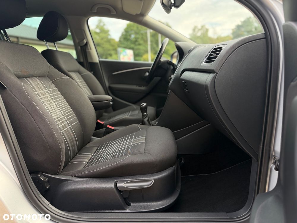 Volkswagen Polo 1.2 TSI Blue Motion Technology Lounge - 34