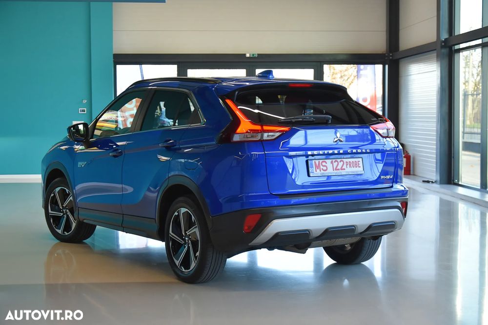 Mitsubishi Eclipse-Cross Plug-In Hybrid 4WD Top - 4