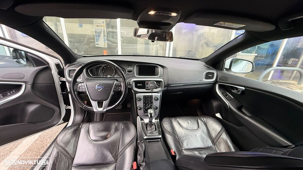 Volvo V40 1.6 D2 Volvo Ocean Race Powershift - 2