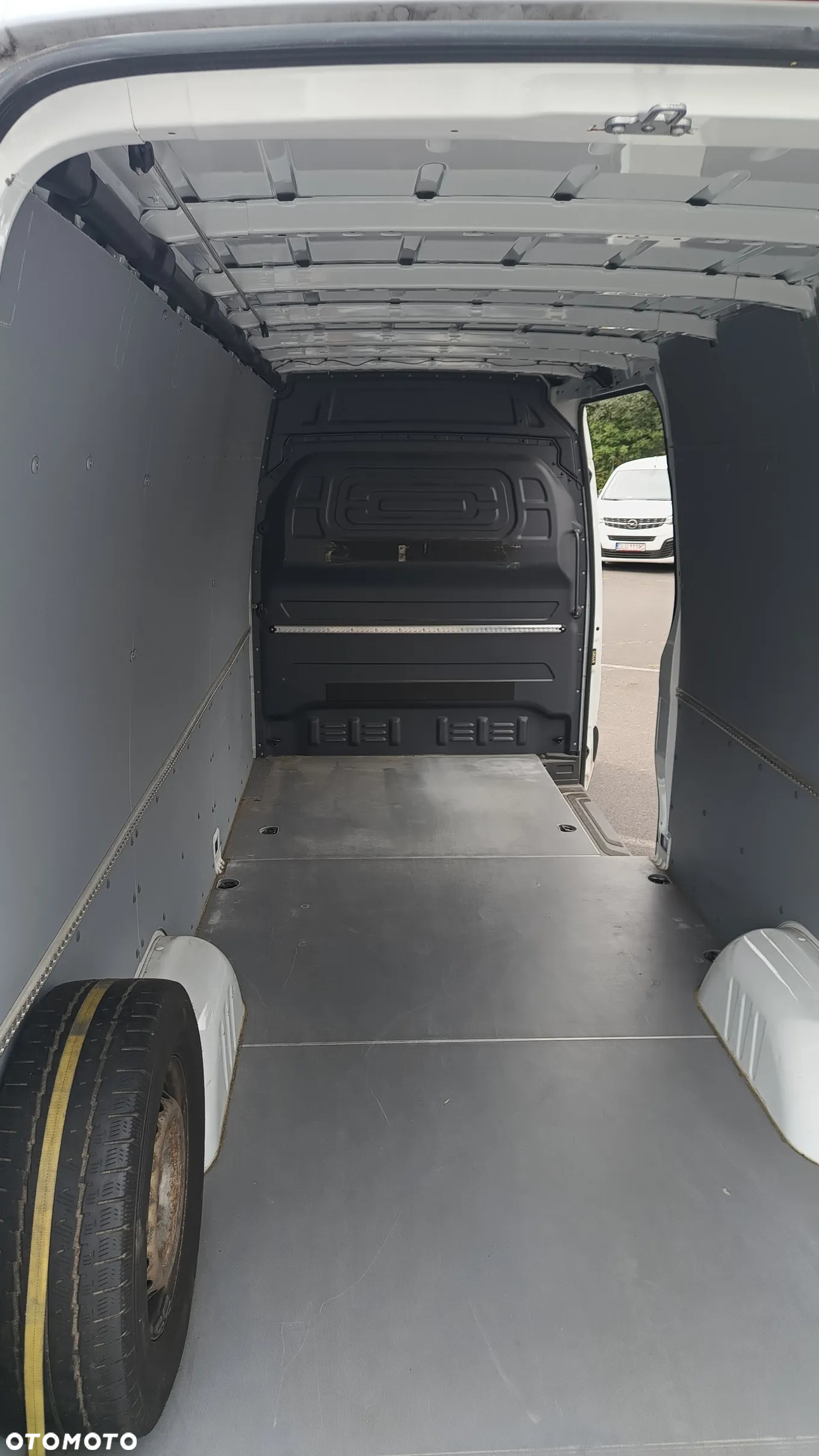 Mercedes-Benz Sprinter 317 - 16