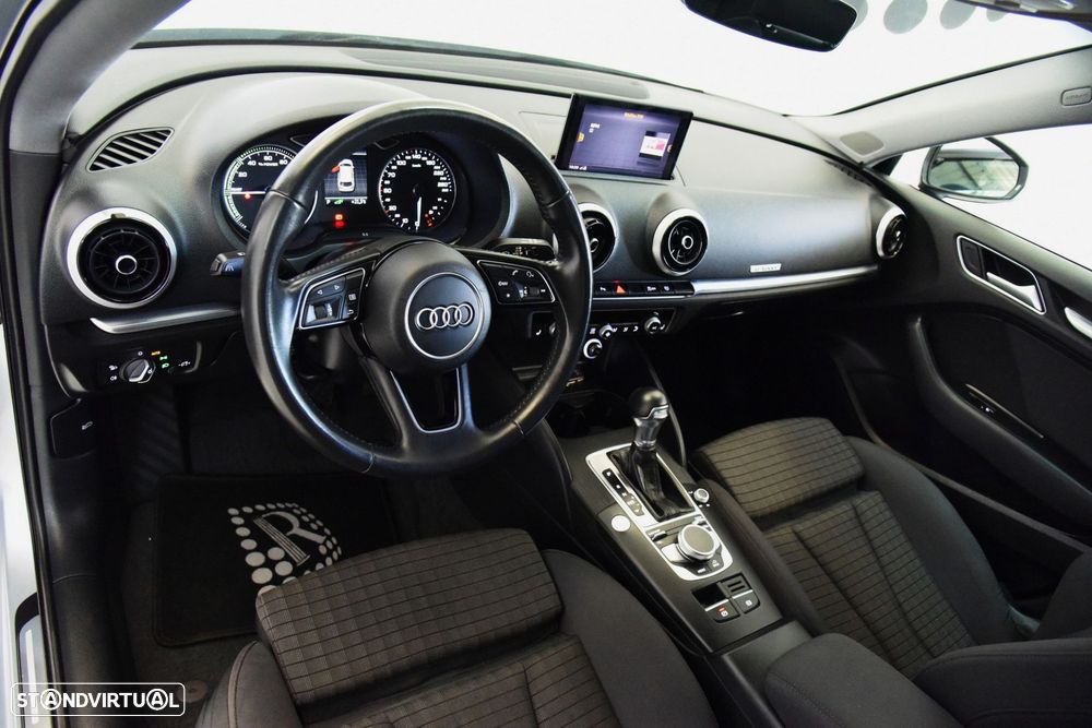 Audi A3 Sportback - 16