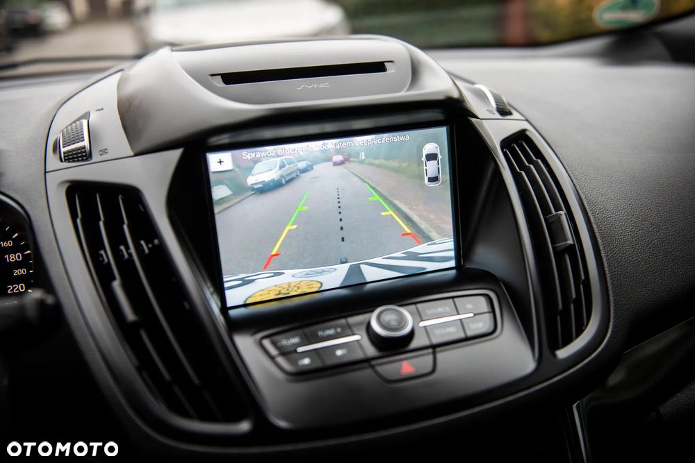 Ford Kuga 1.5 EcoBoost 2x4 ST-Line - 25