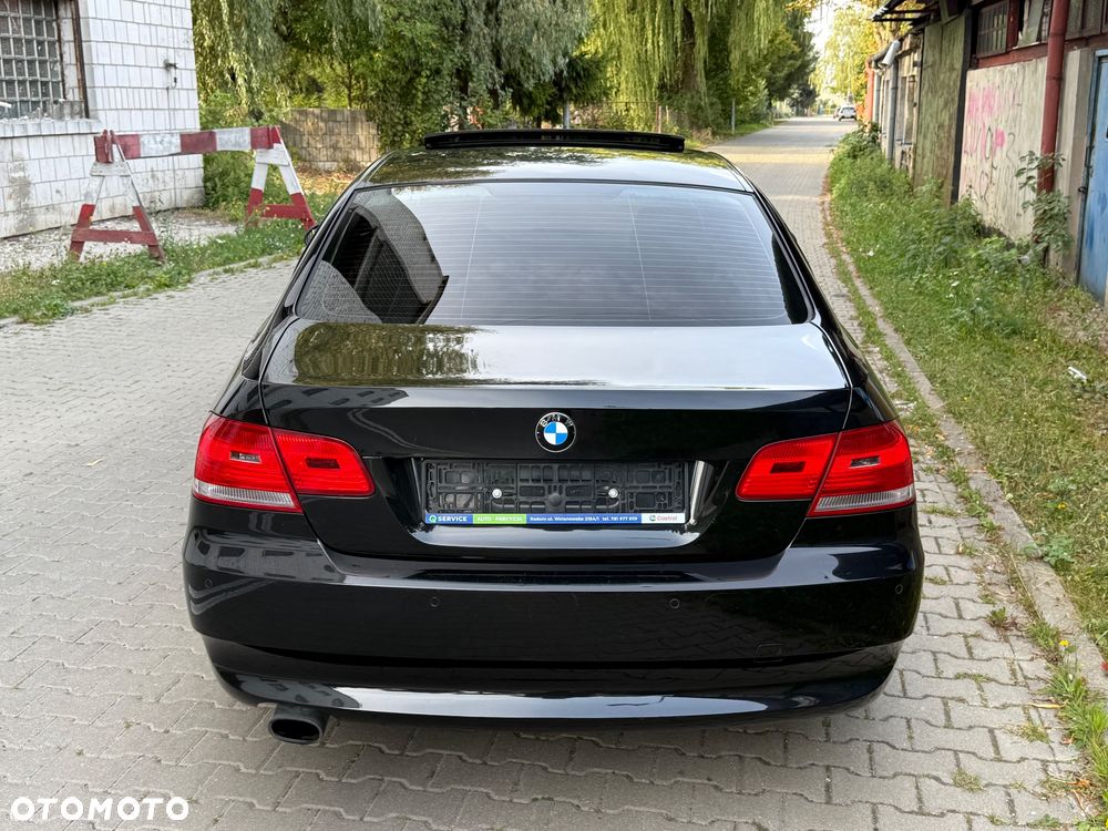 BMW Seria 3 320i - 4