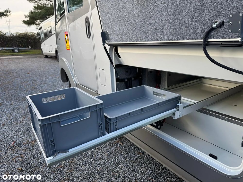 Carthago Liner for Two Iveco I 53L - 7