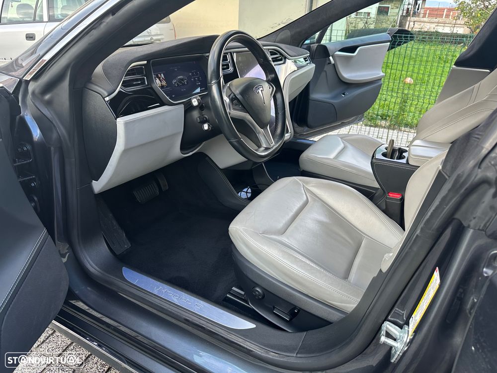 Tesla Model S Standard Range - 4