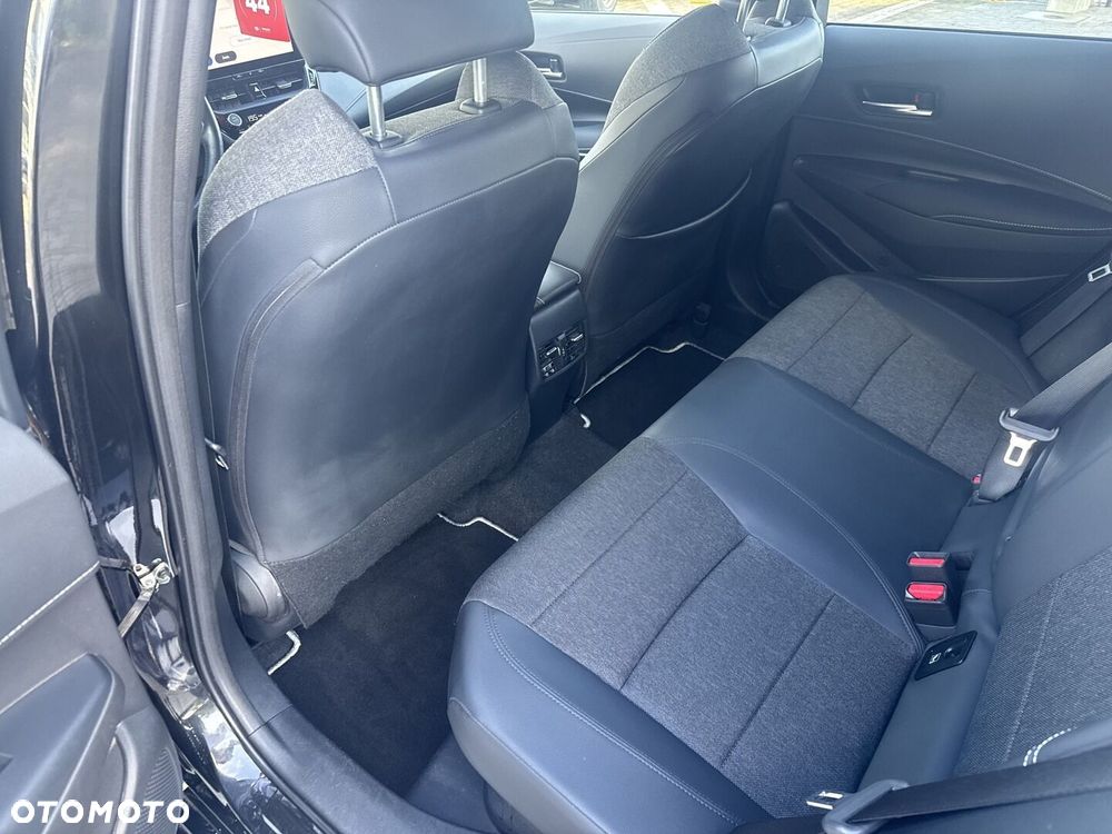 Toyota Corolla 2.0 Hybrid Style - 16