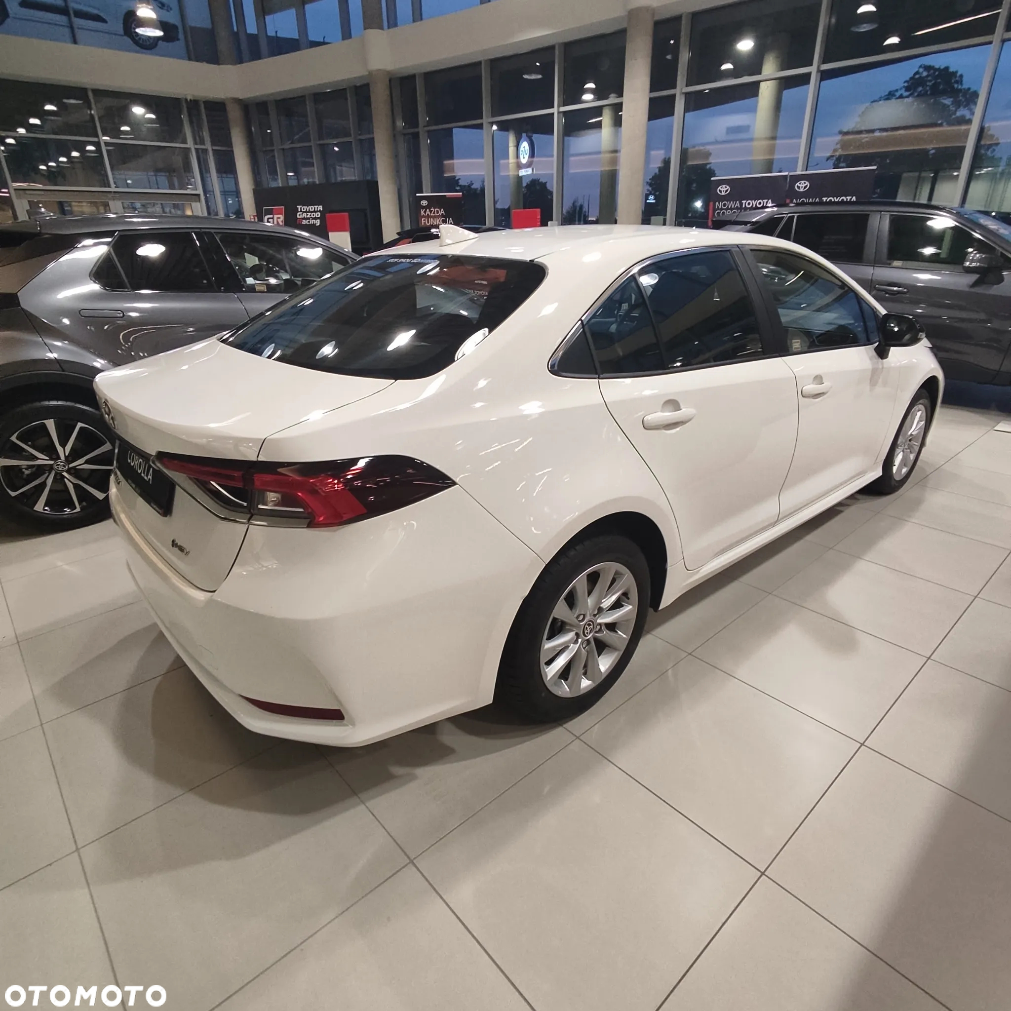 Toyota Corolla 1.8 Hybrid Comfort - 5