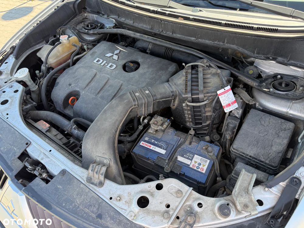Mitsubishi Outlander 2.0 DID Intense - 21