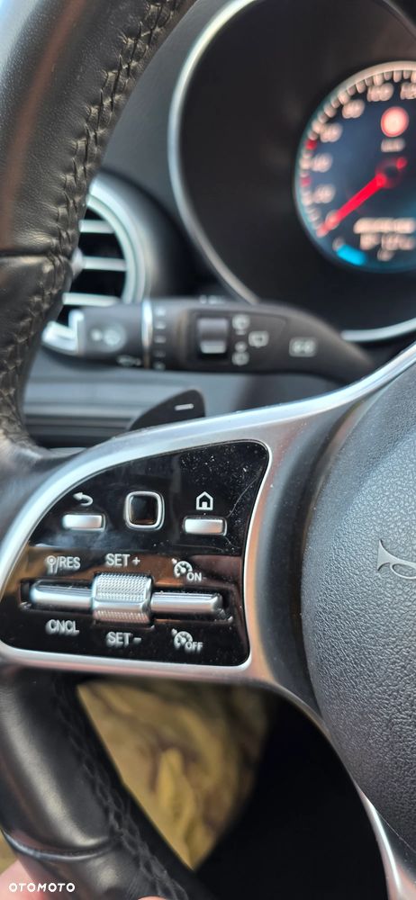 Mercedes-Benz GLC 300 4Matic 9G-TRONIC AMG Line - 22