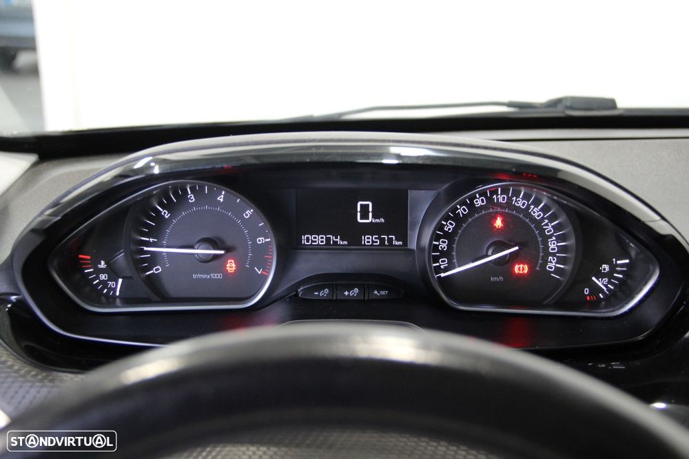 Peugeot 208 1.2 PureTech Style - 15