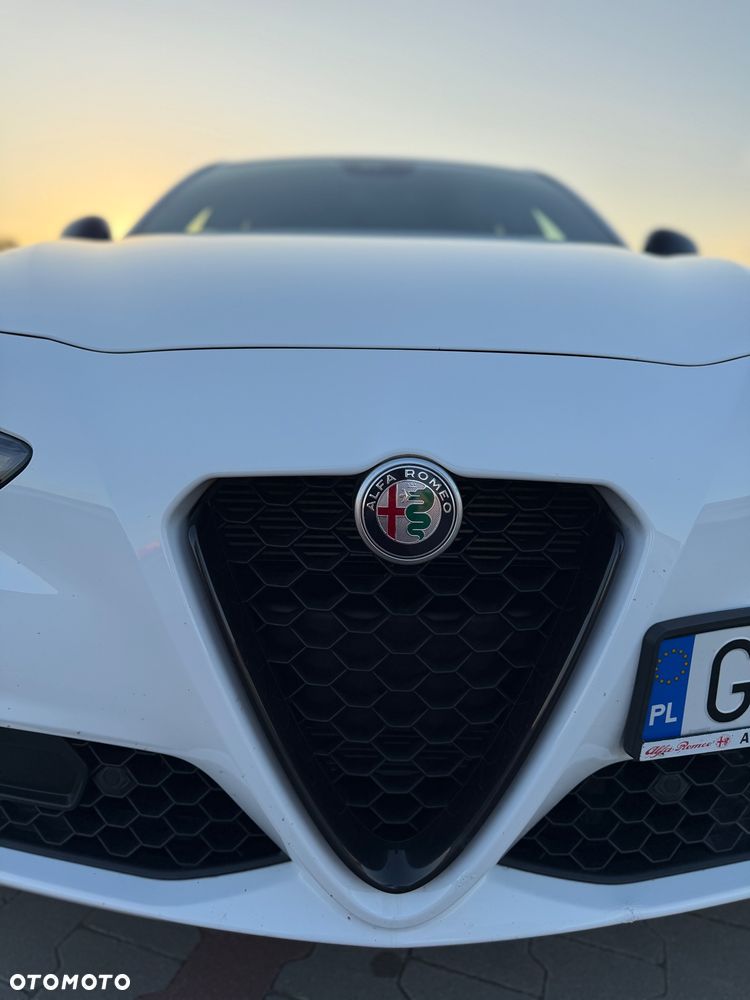 Alfa Romeo Giulia 2.0 Turbo B-Tech Edition - 13