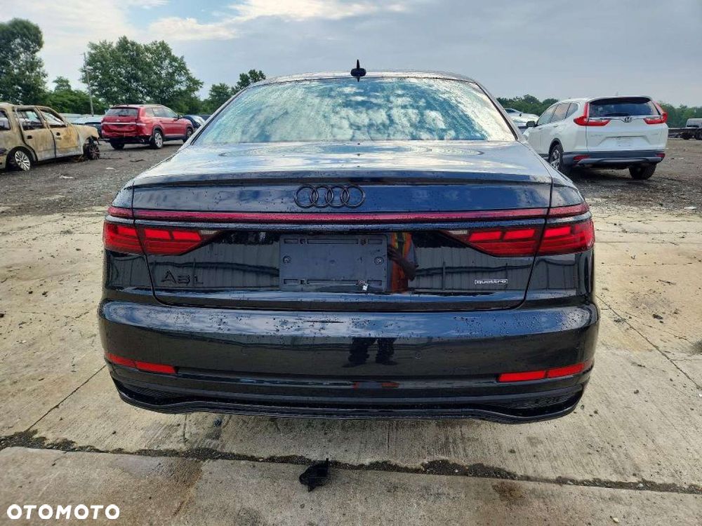 Audi A8 - 4