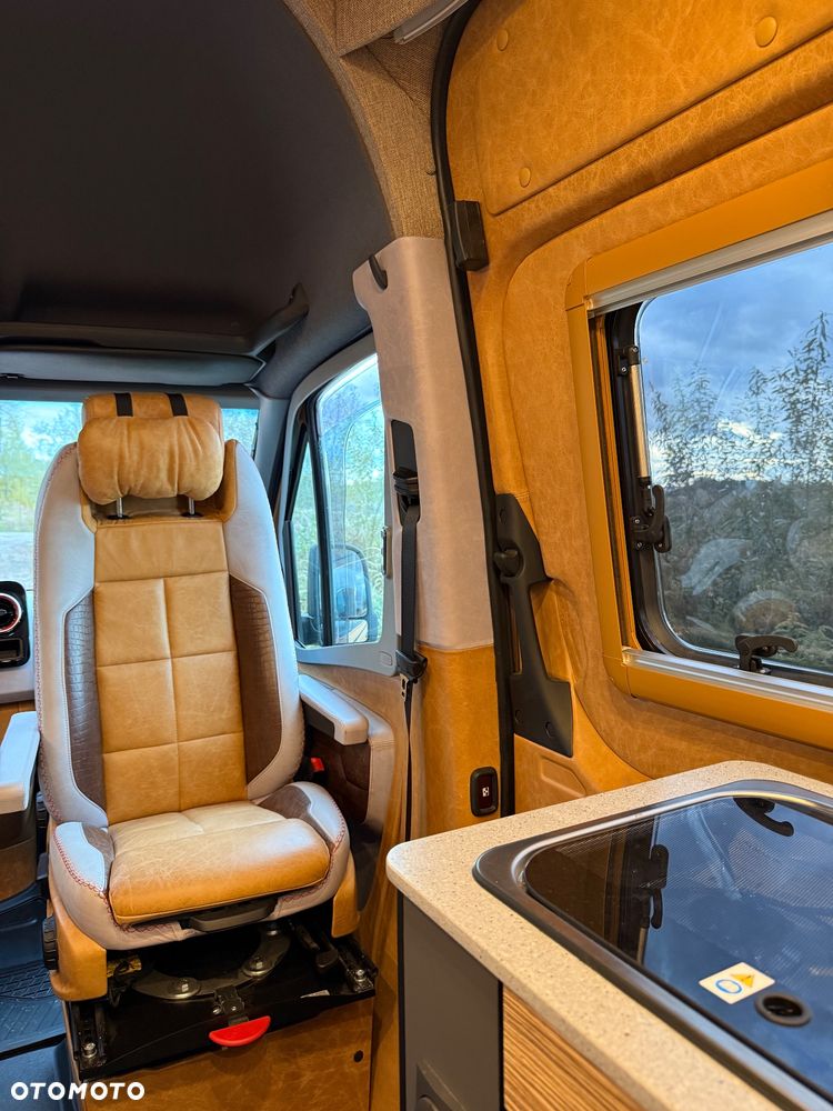 Mercedes-Benz Sprinter - 28