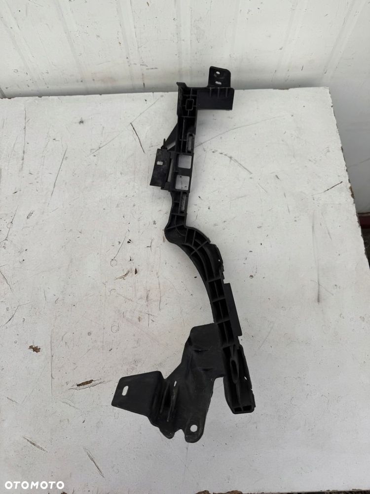 ŚLIZG MOCOWANIE PRAWEJ LAMPY ZAFIRA C 13300783 - WAWA - 2