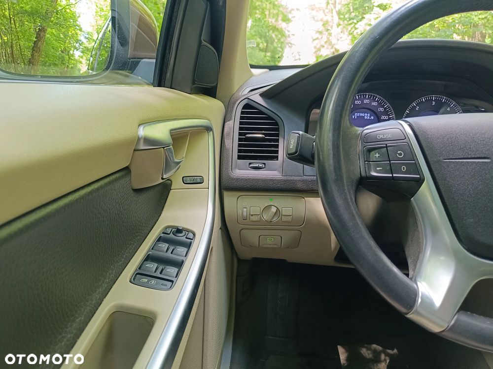 Volvo XC 60 DRIVe R Design - 19