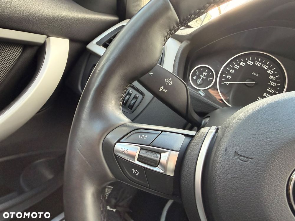 BMW Seria 3 318d Sport Line - 15