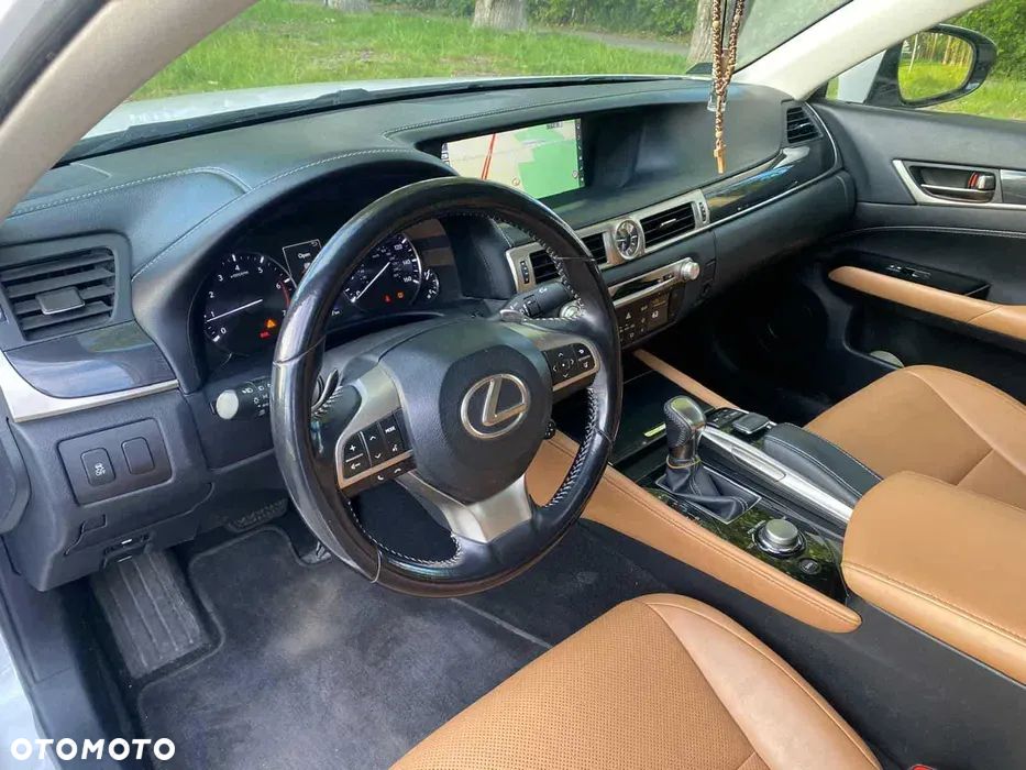 Lexus GS 200t - 6