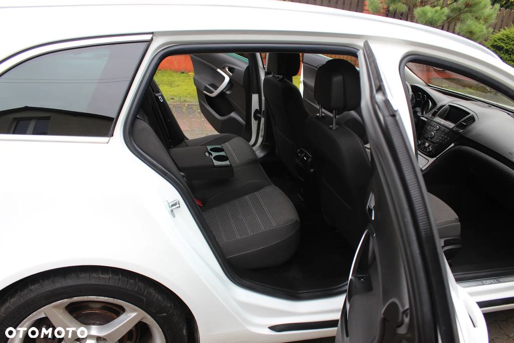 Opel Insignia 2.0 Turbo Sports Tourer - 16