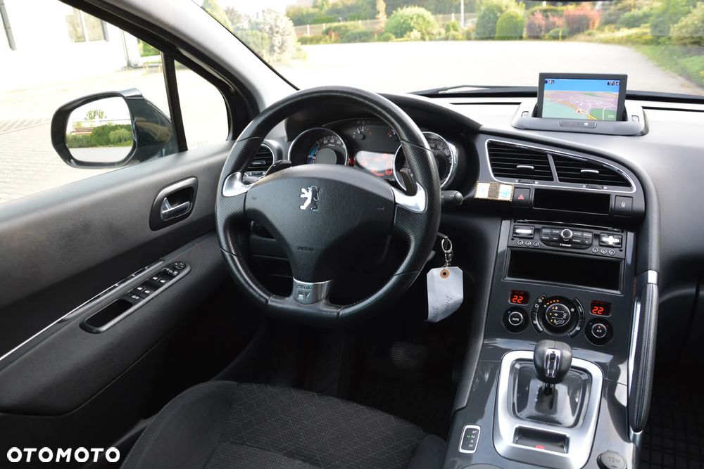 Peugeot 3008 2.0 HDi HYbrid4 - 27