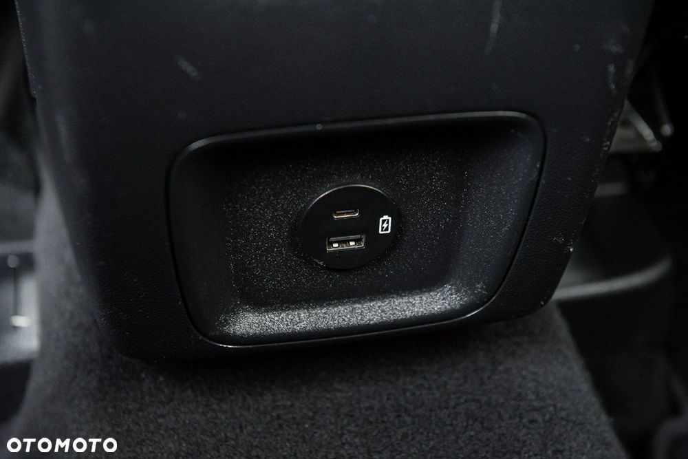 Ford Kuga 2.0 EcoBlue 4x4 TITANIUM X - 31