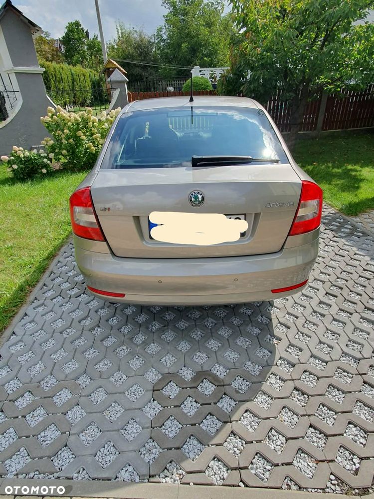 Skoda Octavia 1.6 Active - 5