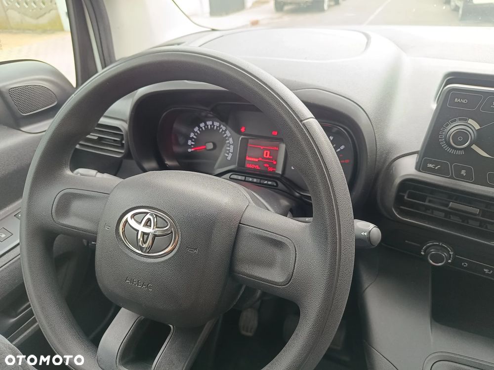 Toyota Proace City - 29